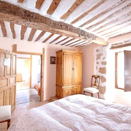 Spacious House In With Fireplace & Mountain View Feriehus *