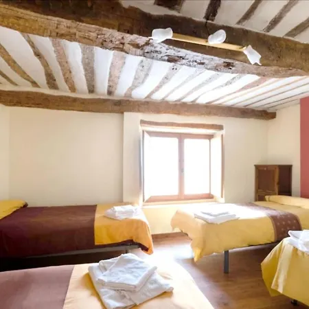 Spacious House In With Fireplace & Mountain View