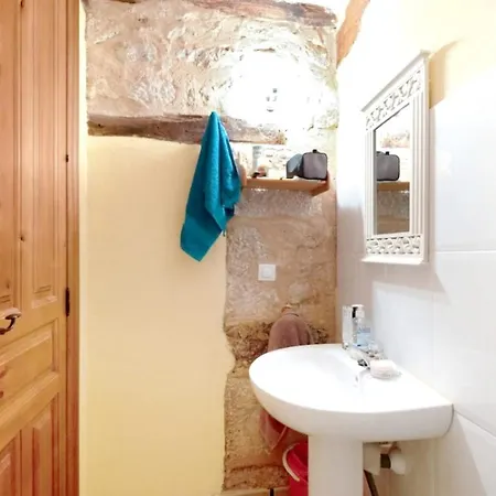 Spacious House In With Fireplace & Mountain View Ferienhaus Llano de Bureba