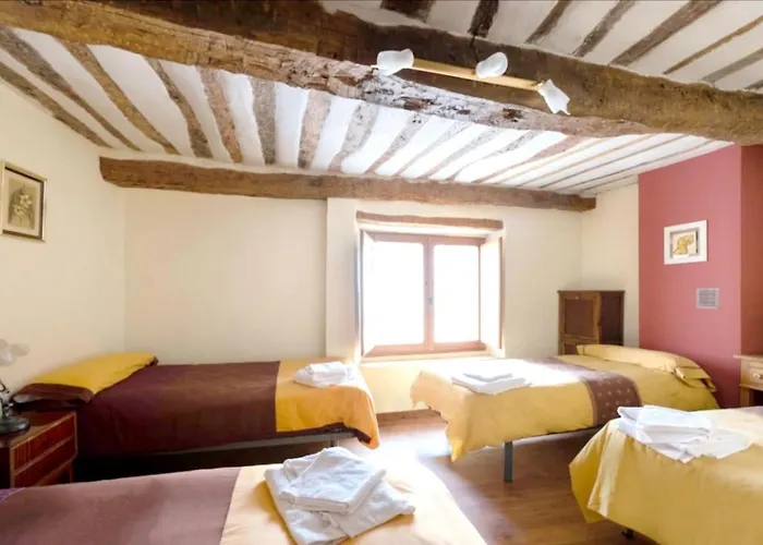 Spacious House In With Fireplace & Mountain View