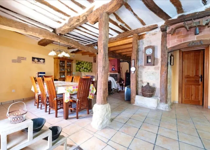 Spacious House In With Fireplace & Mountain View 度假居 *