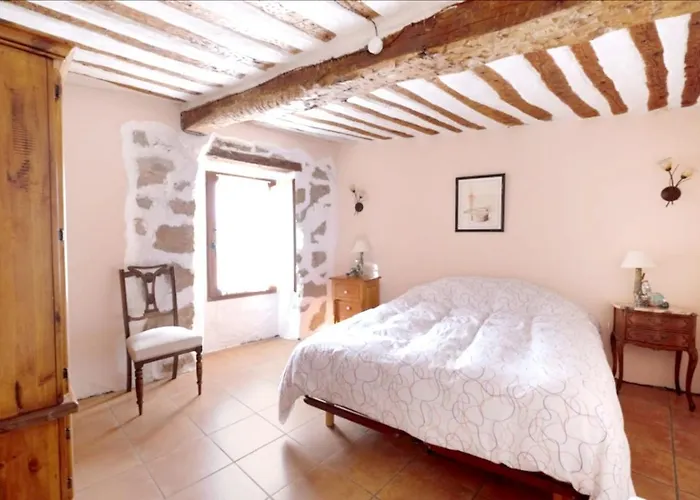 Spacious House In With Fireplace & Mountain View