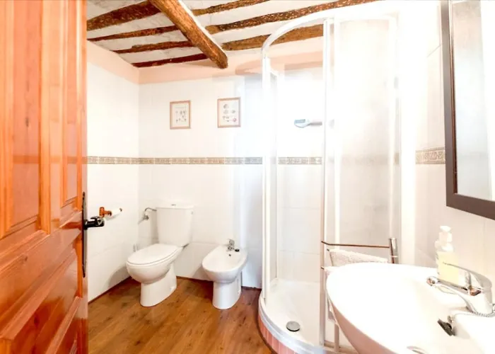 Spacious House In With Fireplace & Mountain View Llano de Bureba